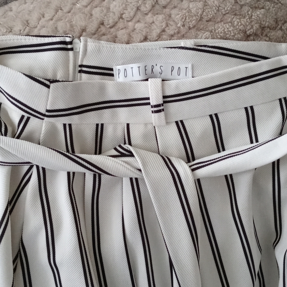 New Classic white black Skirt size large Elegant Timeless Party Dinner Date - Picture 2 of 3
